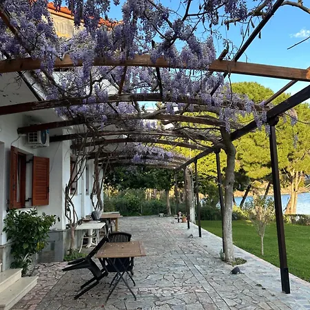 Villa Fokiotrypa Seaside Retreat
