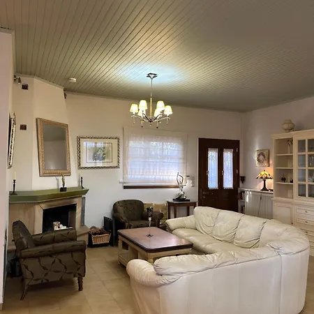 Villa Fokiotrypa Seaside Retreat