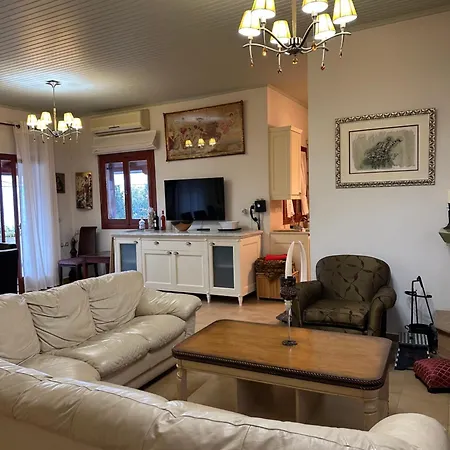 Fokiotrypa Seaside Retreat Villa *
