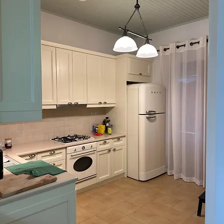 Fokiotrypa Seaside Retreat